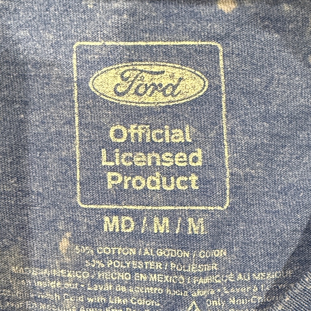 Ford Mustang Blue Graphic Tee Cropped - Picture 5 of 5